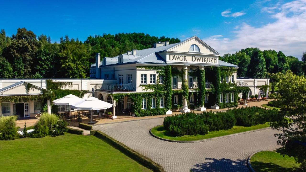 Dwor Dwikozy Hotel Exterior photo