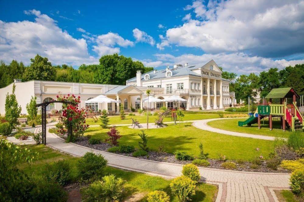 Dwor Dwikozy Hotel Exterior photo